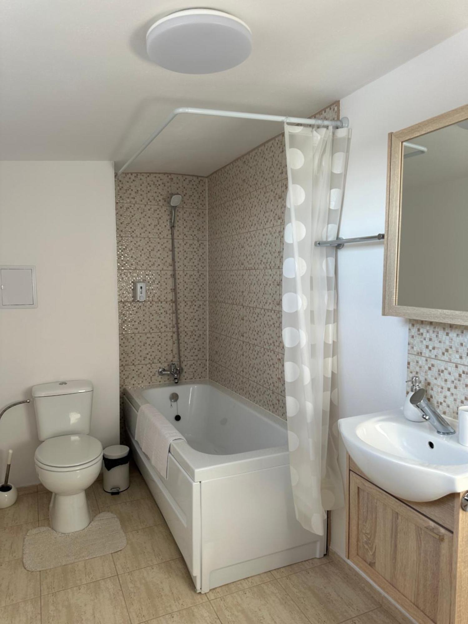 Jokai Apartments Nr9, Code Entry Sfantu Gheorghe  Exterior photo